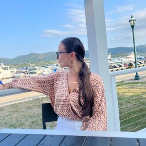 Gorgeous geometric pattern wrap top